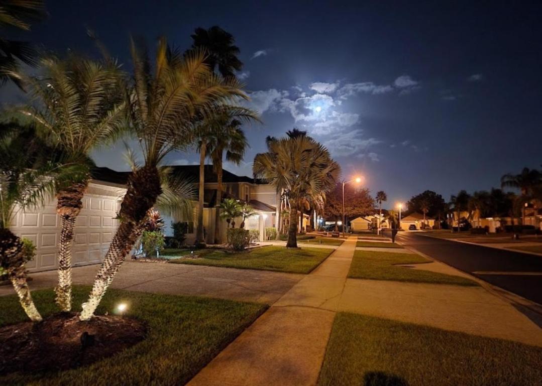 Lake Berkley Family Resort: Quiet Getaway with Pool Near Disney Kissimmee Exterior photo